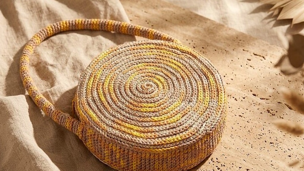Around We Go Spiral Raffia & Cotton Circle Bag Pattern